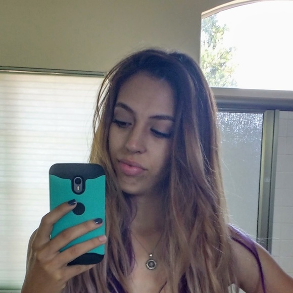 Meet your Posher, Demi - Picture 1 of 1